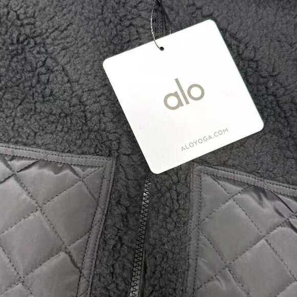 Alo Yoga Sherpa Edge Bomber Black - Picture 3 of 8